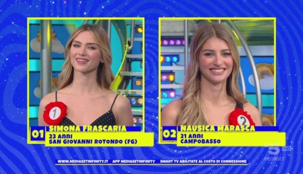 Stasera la finale per la scelta della Velina bionda di Striscia. Vota la tua preferita tra Simona Frascaria e Nausica Marasca