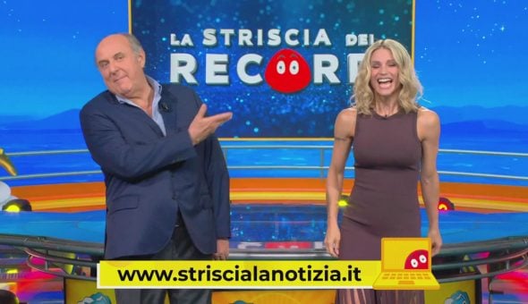 La Striscia dei record prosegue tra salti con la corda e l'Apecar apribottiglie