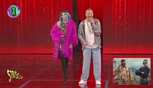 Oh Mamma Mia! Il mostruoso duetto di Amadeus e Lorella Cuccarini ad Amici